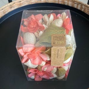 Pottery barn potpourri pink peony. NIB